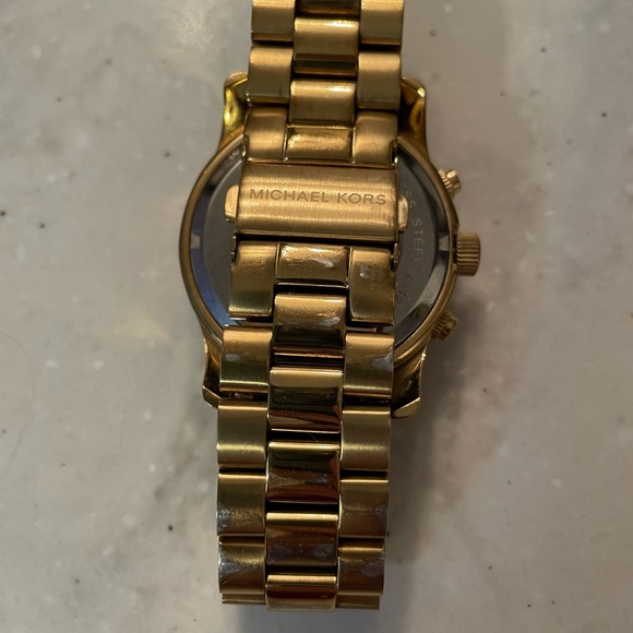 Michael Kors Gold Watch - Picture 5 of 8